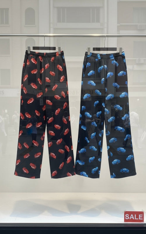 McQueen ve Sally Eşofman kombini